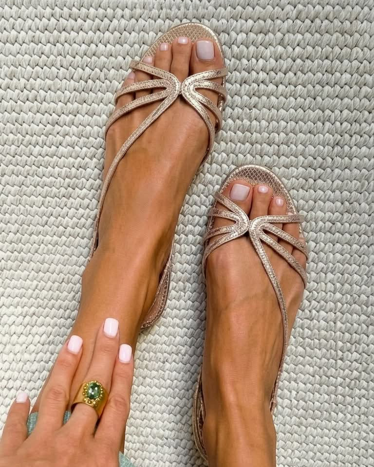 Ginevra | Golden Sandals Summer Elegance