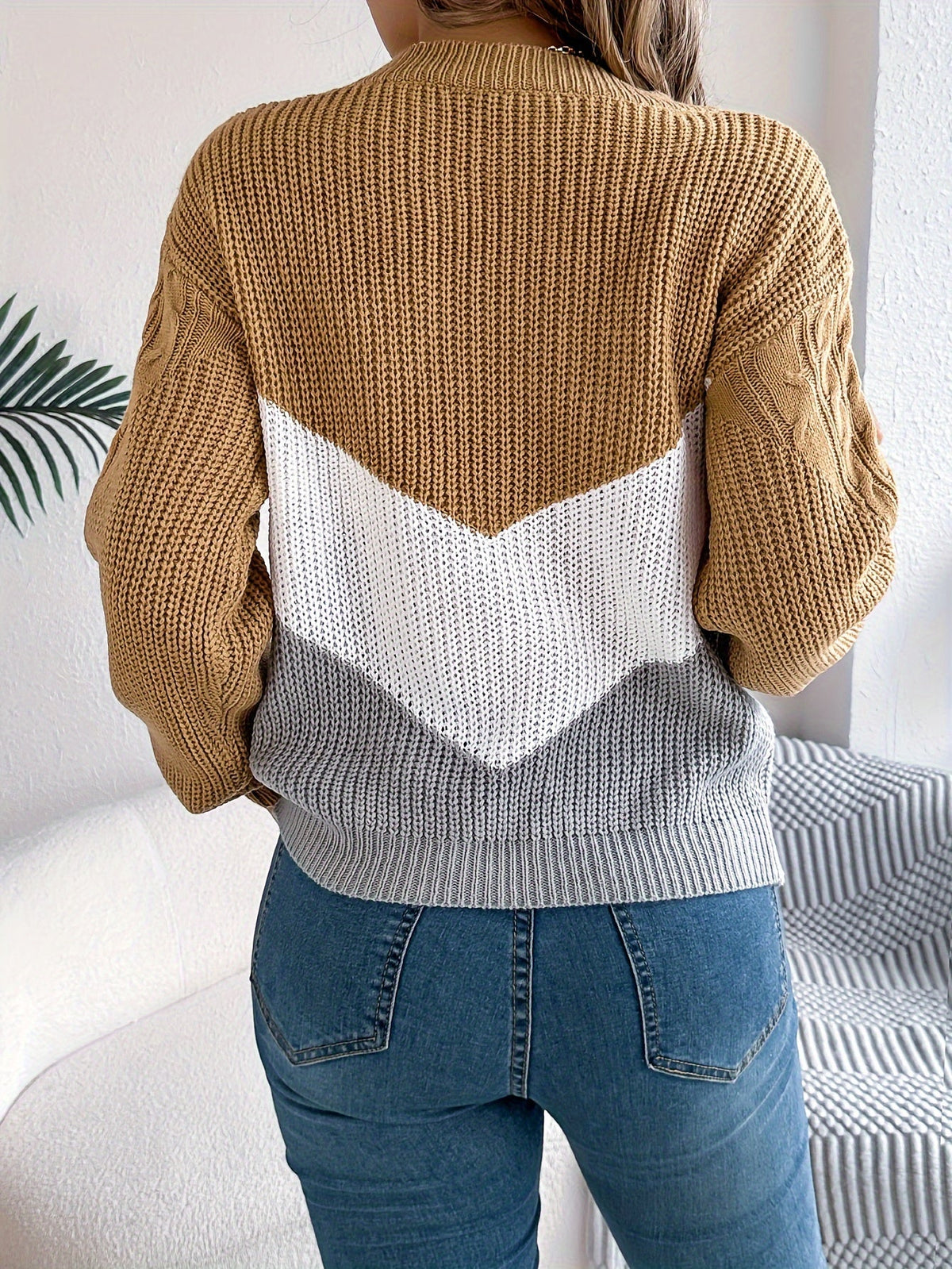 Blythe™ | Color-Block Round Neck Sweater