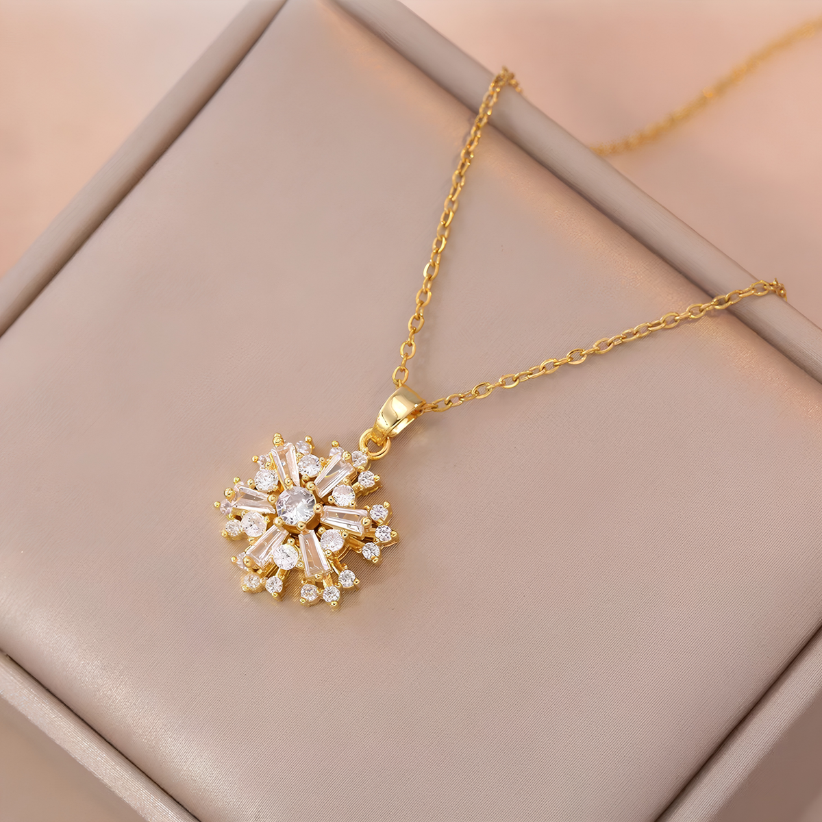 Luxury Spinning Zircon Flower Necklace