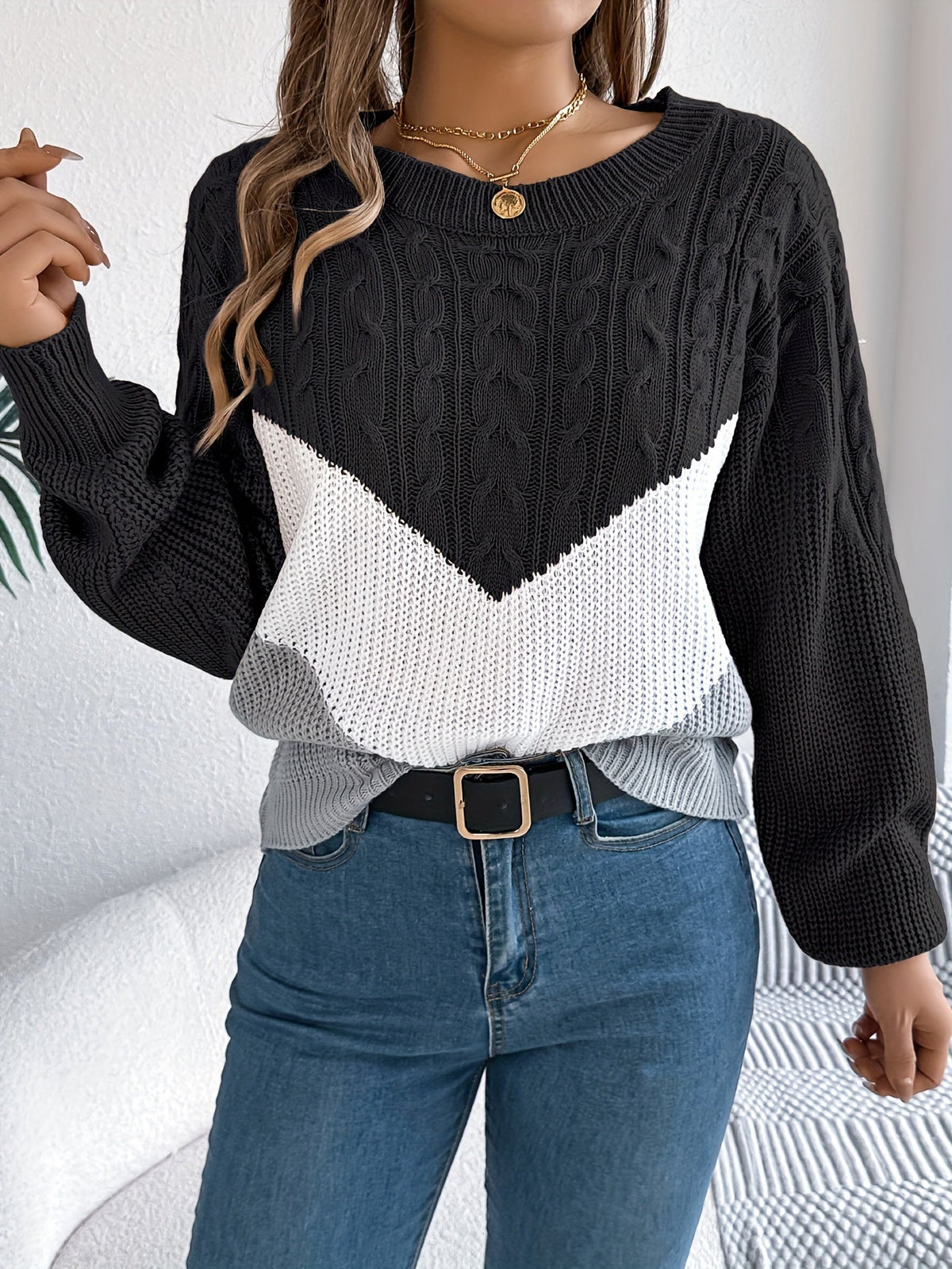 Blythe™ | Color-Block Round Neck Sweater