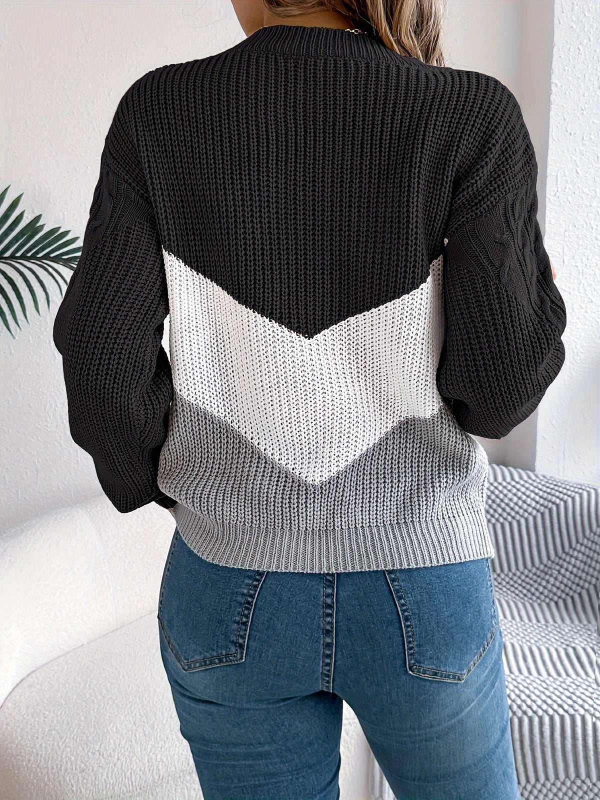 Blythe™ | Color-Block Round Neck Sweater