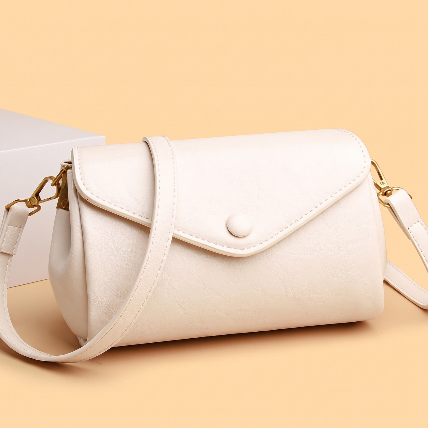 Cora™ Classic Crossbody Bag